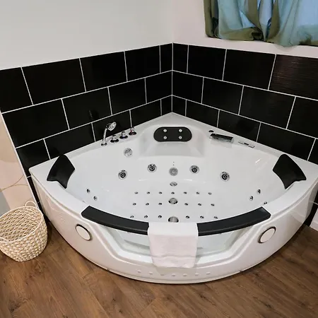 Ng Prestige - Miln 1 - Balneo - Wifi & Netflix * روبيه